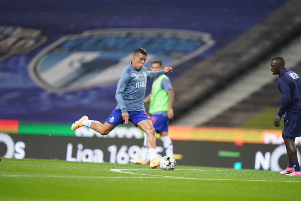 Castro (21’) adelantaba a los visitantes, Oliveira (45+1’) emparejó los cartones y Telles marcó dos penales (45+4’, 89’). Jesús Manuel Corona salió a los 87’ del partido.