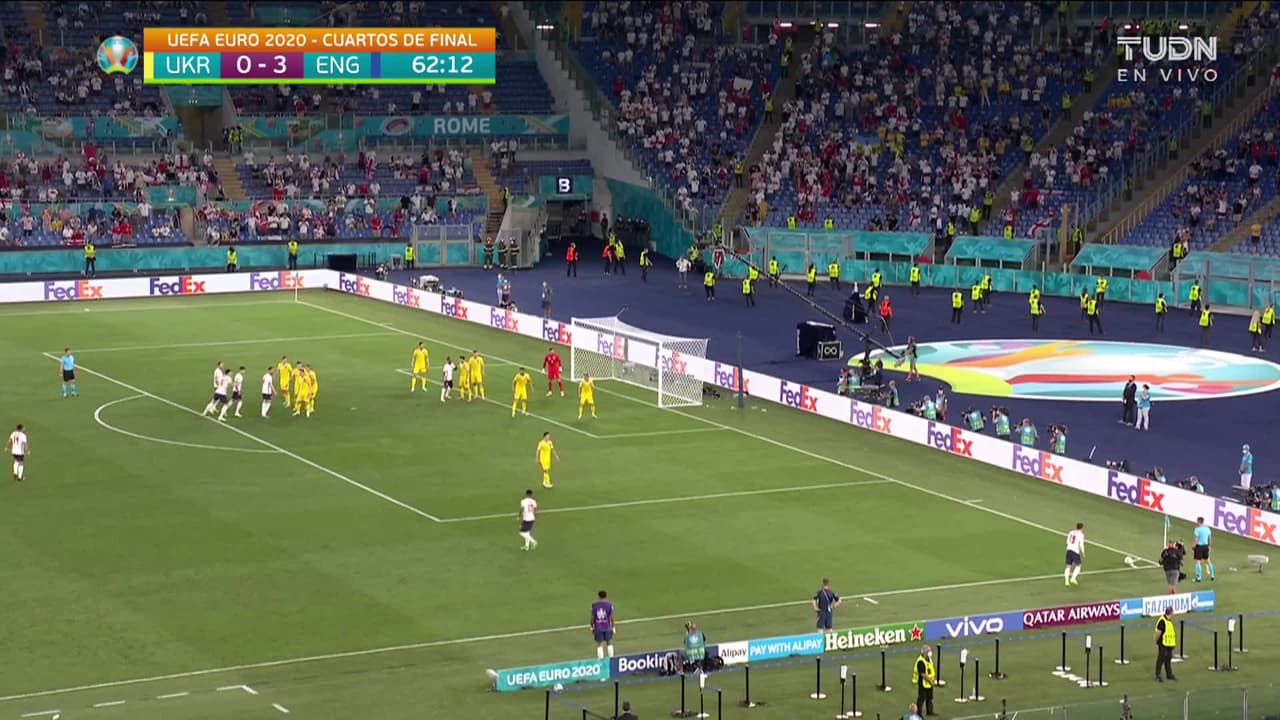 ¡TIRO ATAJADO! disparo por Harry Kane.