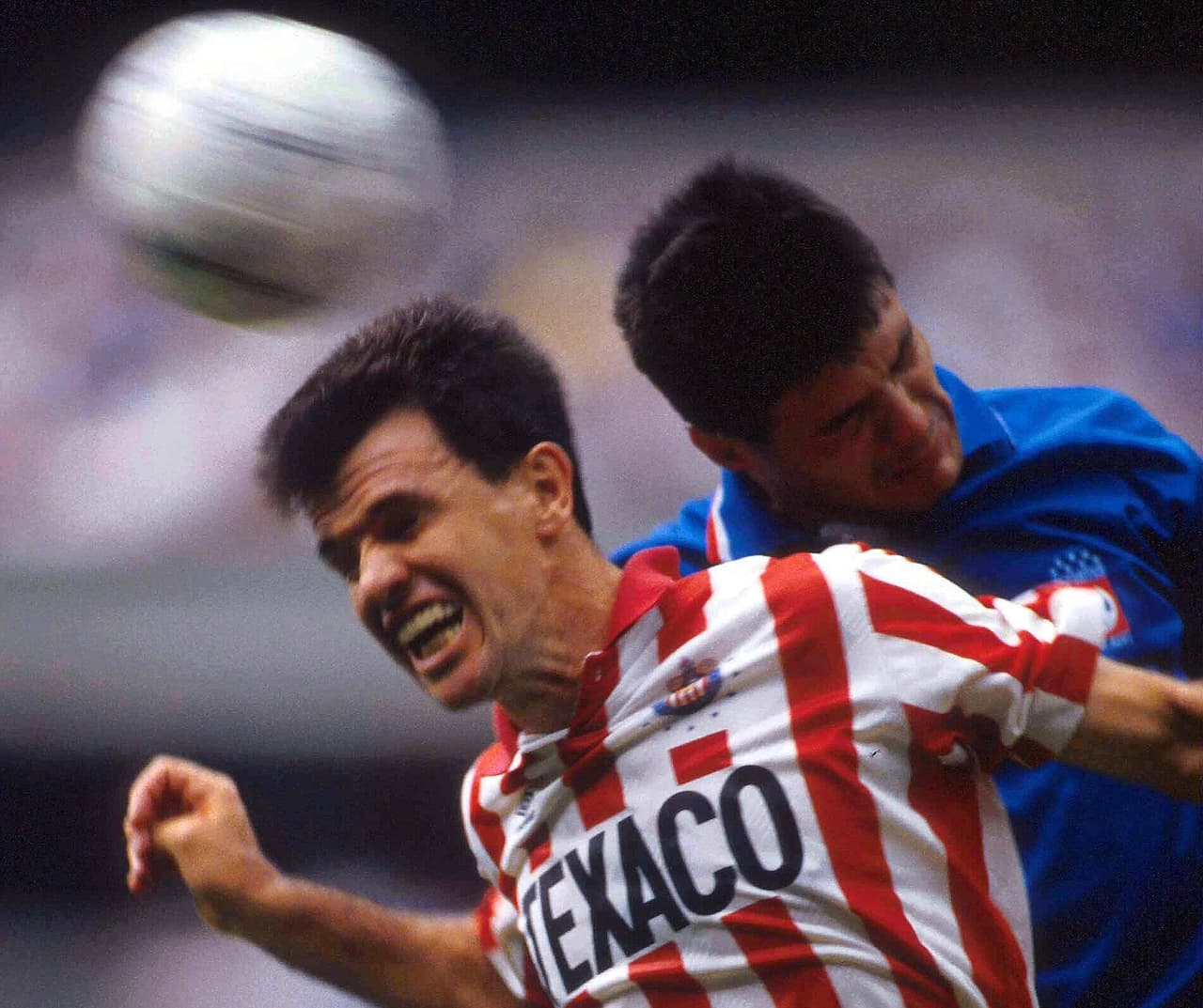 Pero se retiró en Chivas, donde se ganó el respeto de la afición por su entrega.