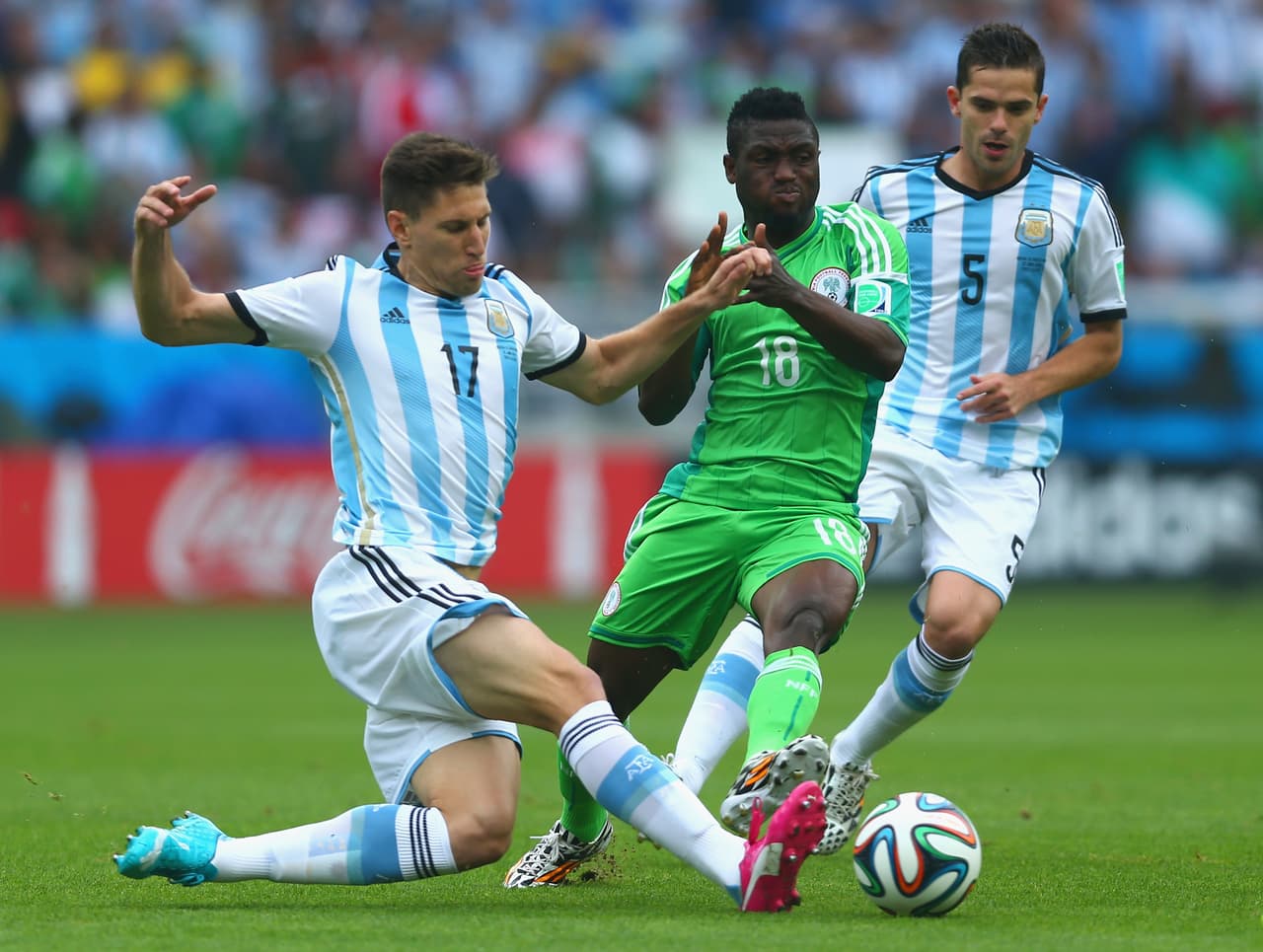 Para el tercer partido, Nigeria buscaba contra Argentina un triunfo que le diera el liderato. Estos dos equipos se han convertido frecuentes rivales en los Mundiales.