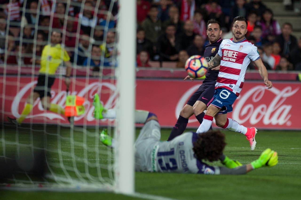 También fue bastante clara la opción para marcar que tres minutos después tuvo el Barcelona, pero el propio Luis Suárez se topó con dos buenas paradas de Ochoa, sobre todo la segunda al desviar su remate a bocajarro.