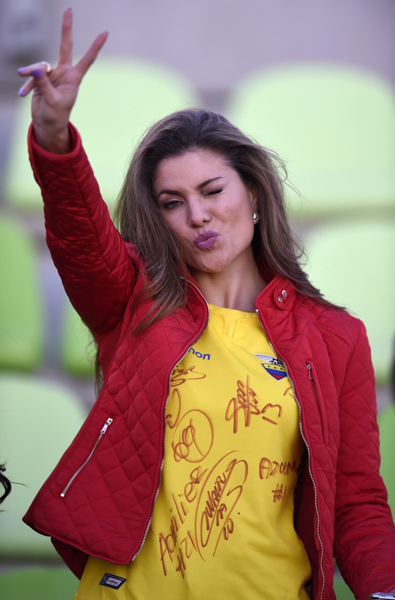 Disfruta de las bellas aficionadas que se hicieron presentes en el arranque de la segunda jornada de la Copa América