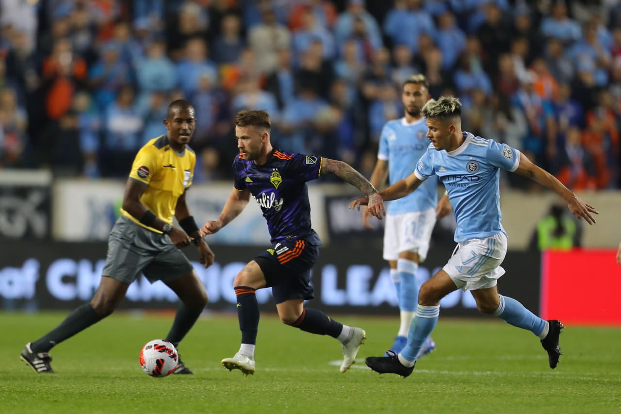 Un encuentro que desde el primer minuto se calentó y que mantuvo la tensión durante 45 minutos antes del tanto de Ruidíaz que acabó con las esperanzas del NYC FC.