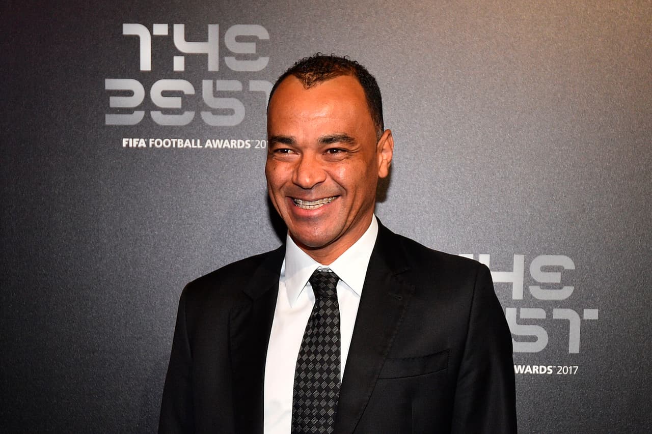 Cafú (Brasil) - considerado uno d elos mejores laterals de la historia, jugó para equipos de primer nivel como el A.C. Milan y A.S. Roma. Además, fue insignia de la selección de su país de 1994 al 2006.