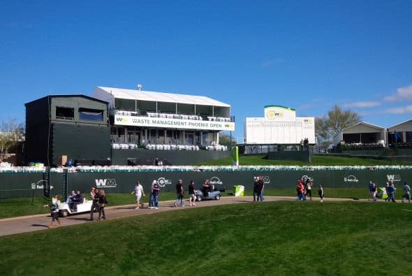Con unas 75 mil personas y la presencia de muchos jugadores latinoamericanos arrancó el famoso Phoenix Open, batiendo récord de asistencia.