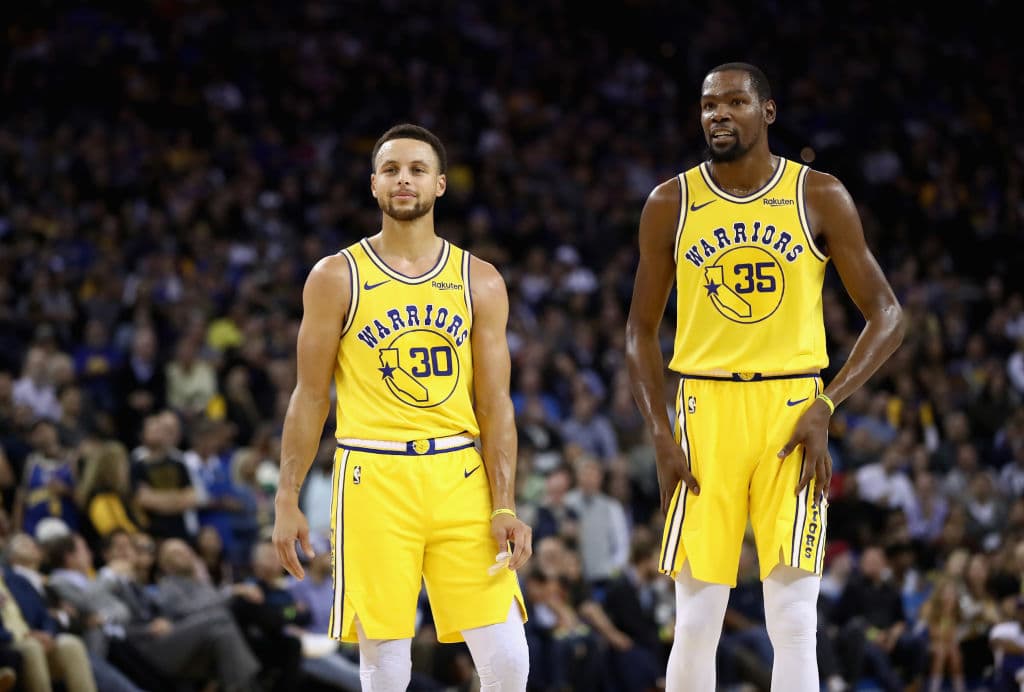 <b>1) Golden State Warriors (9-1)</b>. ¿En verdad se sorprenden que aquí estén los Warriors? ¿Dónde se supone deberían estar? La gran novedad es el nivel que ha desplegado el viajero Alfonzo McKinnie.