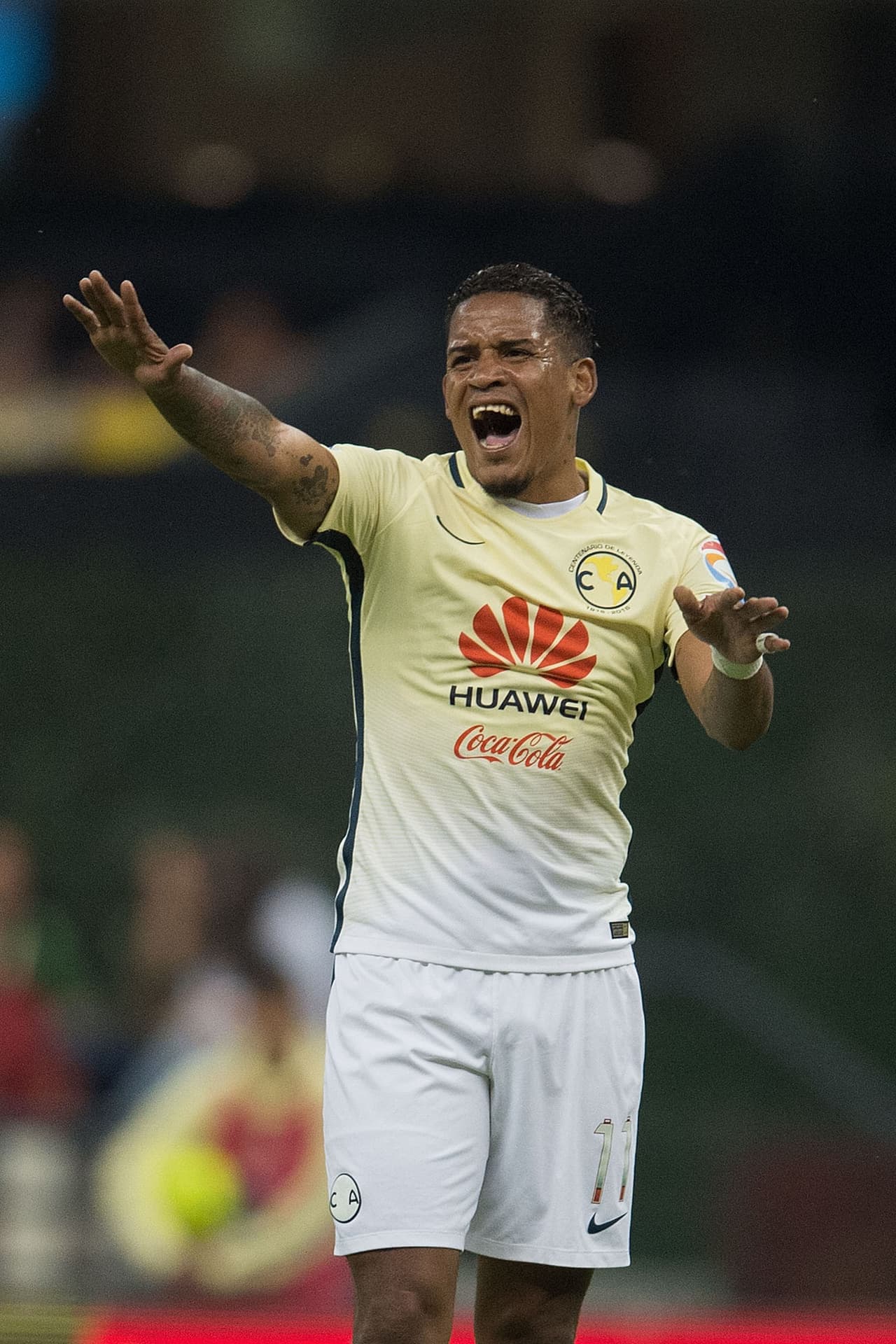 Baja: Michael Arroyo (Gremio de Porto Alegre de Brasil).