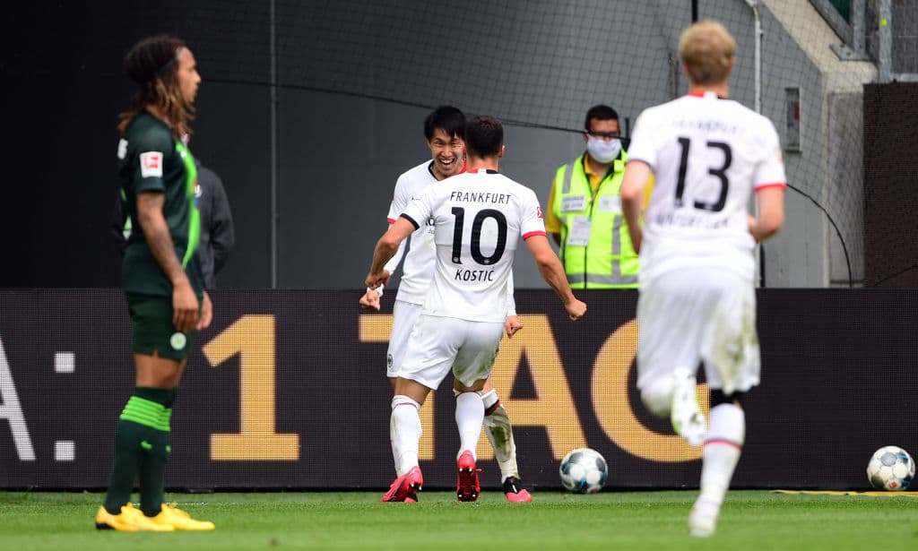 En un entretenido partido, el Eintracht Frankfurt logra superar al Wolfsburg en su casa con un gol de Daichi Kamada al minuto 84.