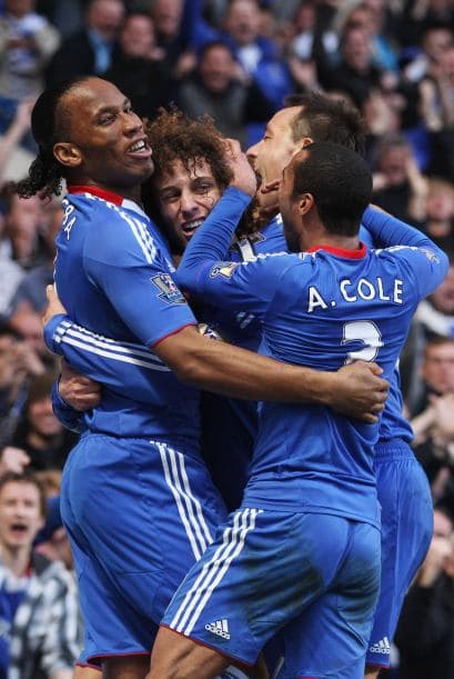 De la mano de un gran esfuerzo y juego de equipo el Chelsea sacó un importante triunfo 2-0 ante el Manchester City en la jornada 30 de la Liga Premier Inglesa.