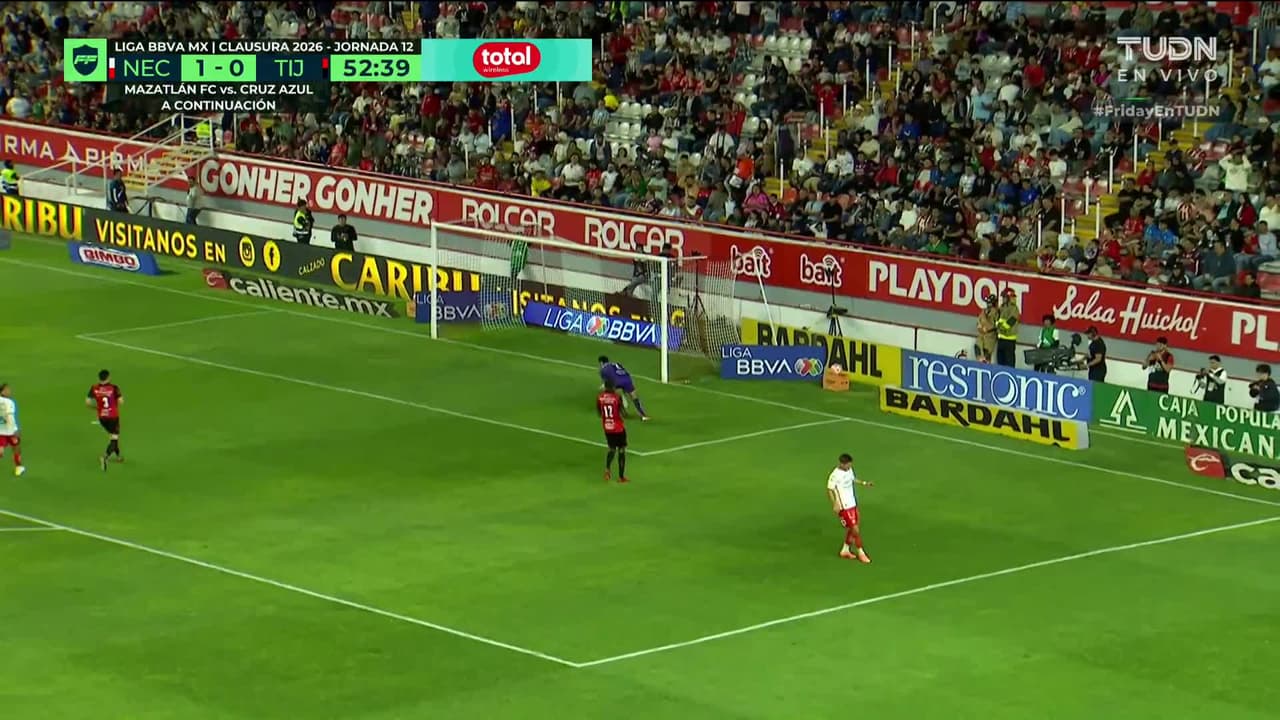 ¡TIRO ATAJADO! disparo por Tomás Badaloni.