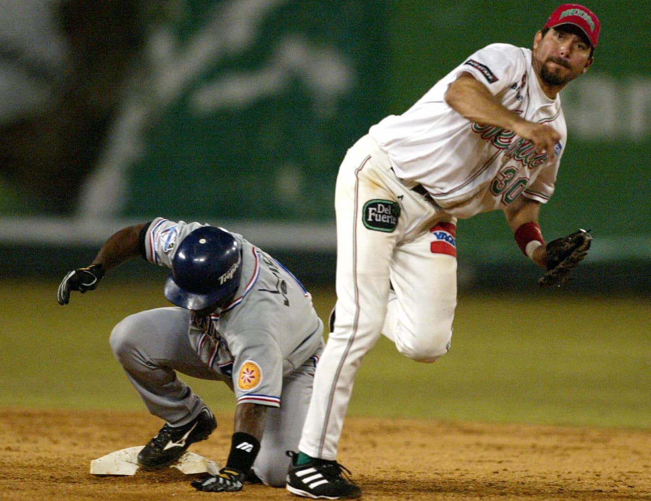 2002 – Benjamín Gil – Campocorto – Anaheim Angels – Ganó