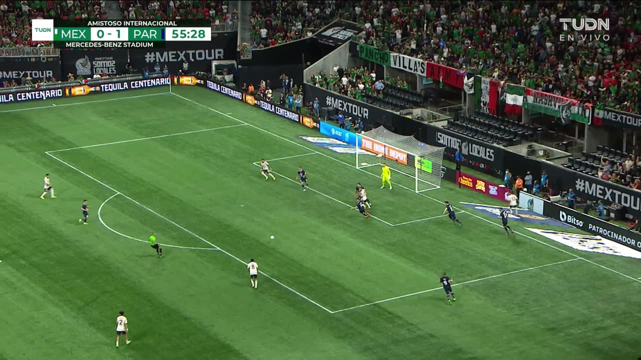 ¡CERCA! Jesús Gallardo disparó que se estrella en el poste.