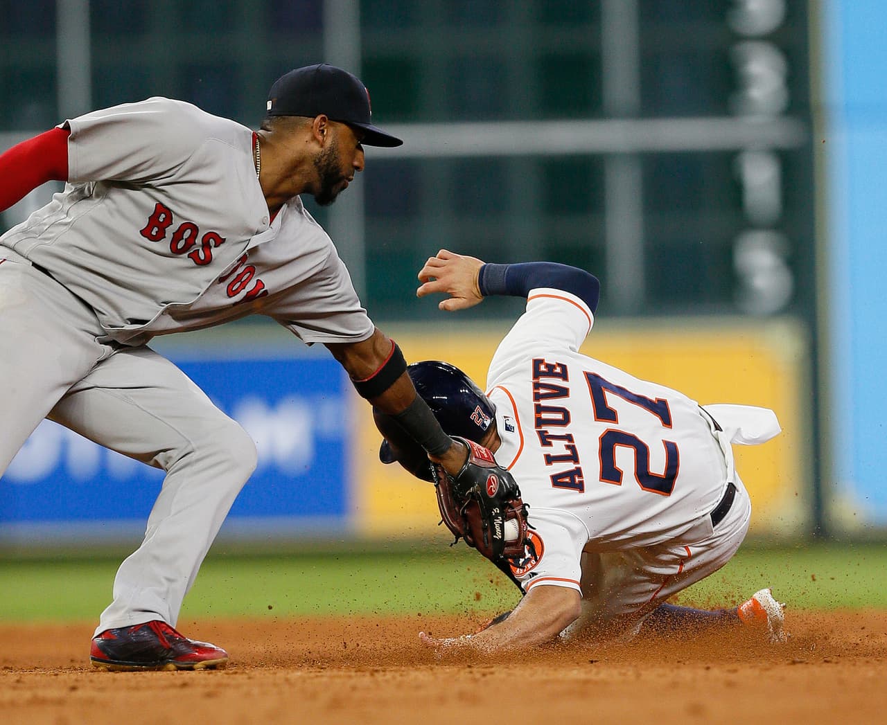 40) En victoria por 5-4 sobre los Astros de Houston en Minute Maid Park, Boston llegó a las 40 victorias y el 2 de junio pusieron su marca en 40-19.