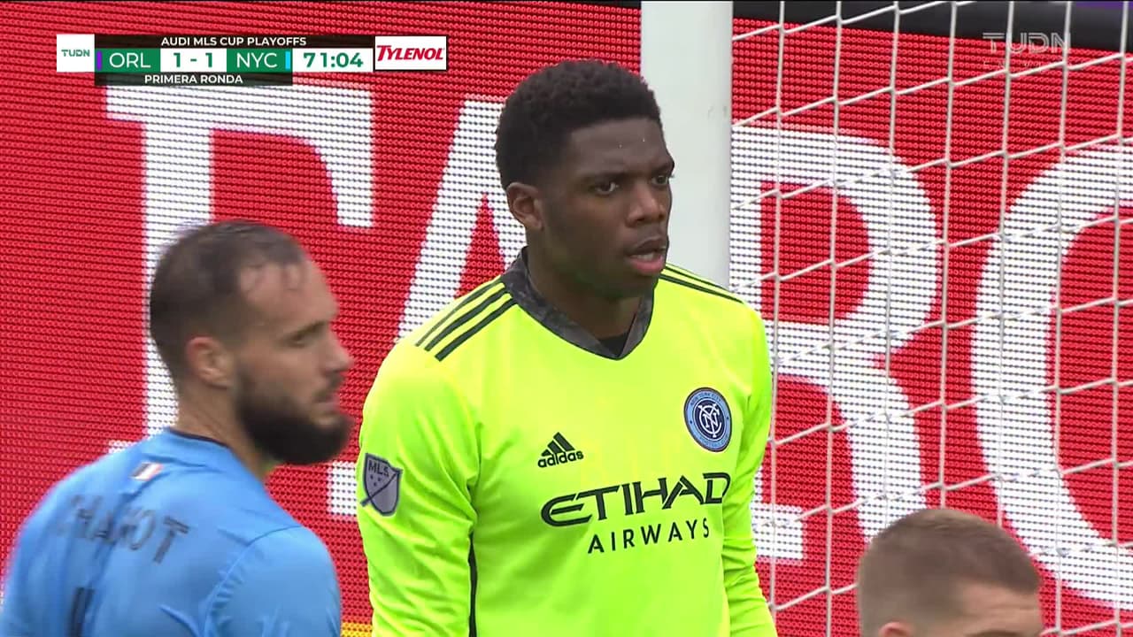 ¡TIRO ATAJADO! disparo por Luís Almeida da Cunha.