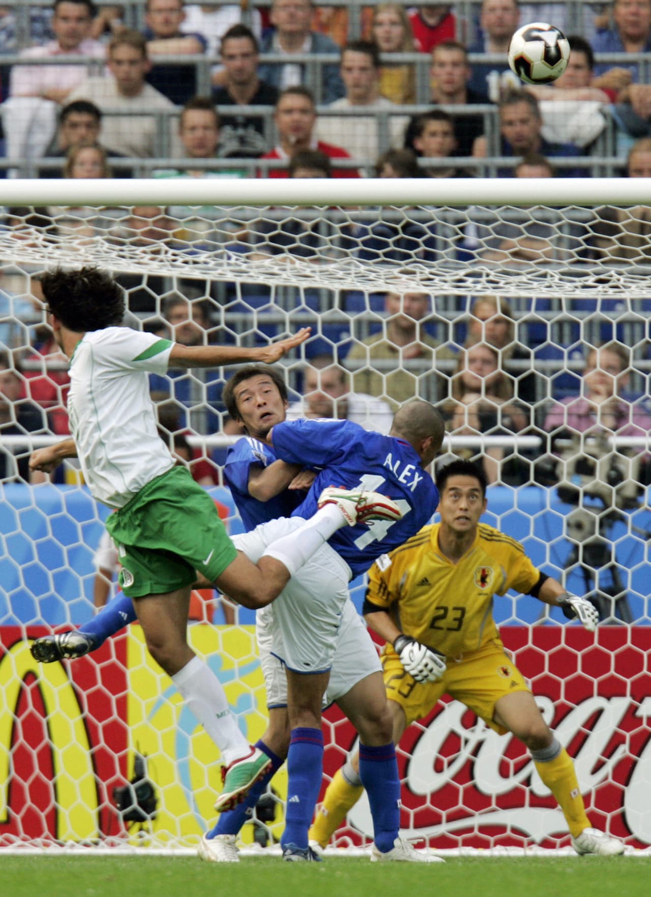 El 2-1 a favor del 'Tri' fue de Francisco 'Kikín' Fonseca con la marca de la casa: de cabecita, papá.