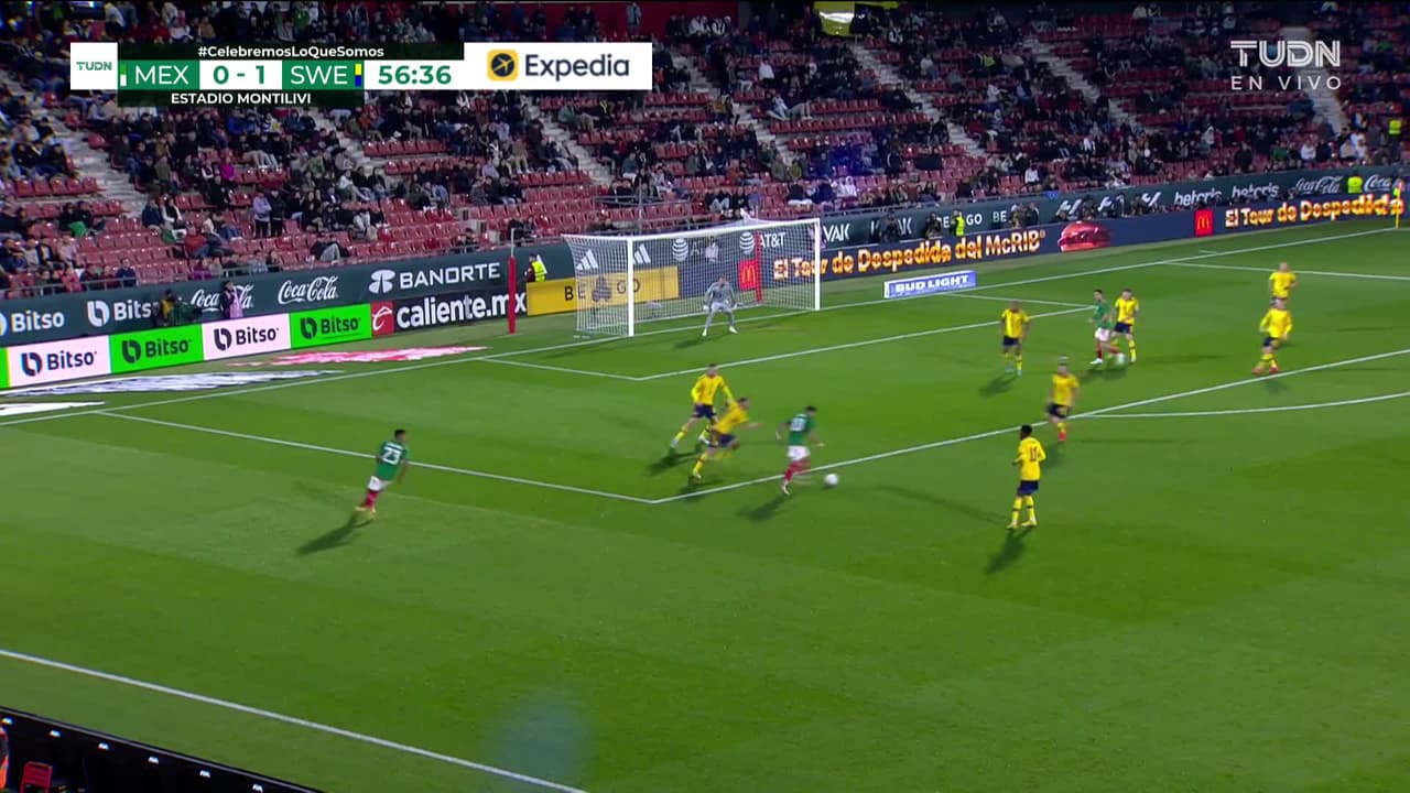 ¡TIRO ATAJADO! disparo por Alexis Vega.