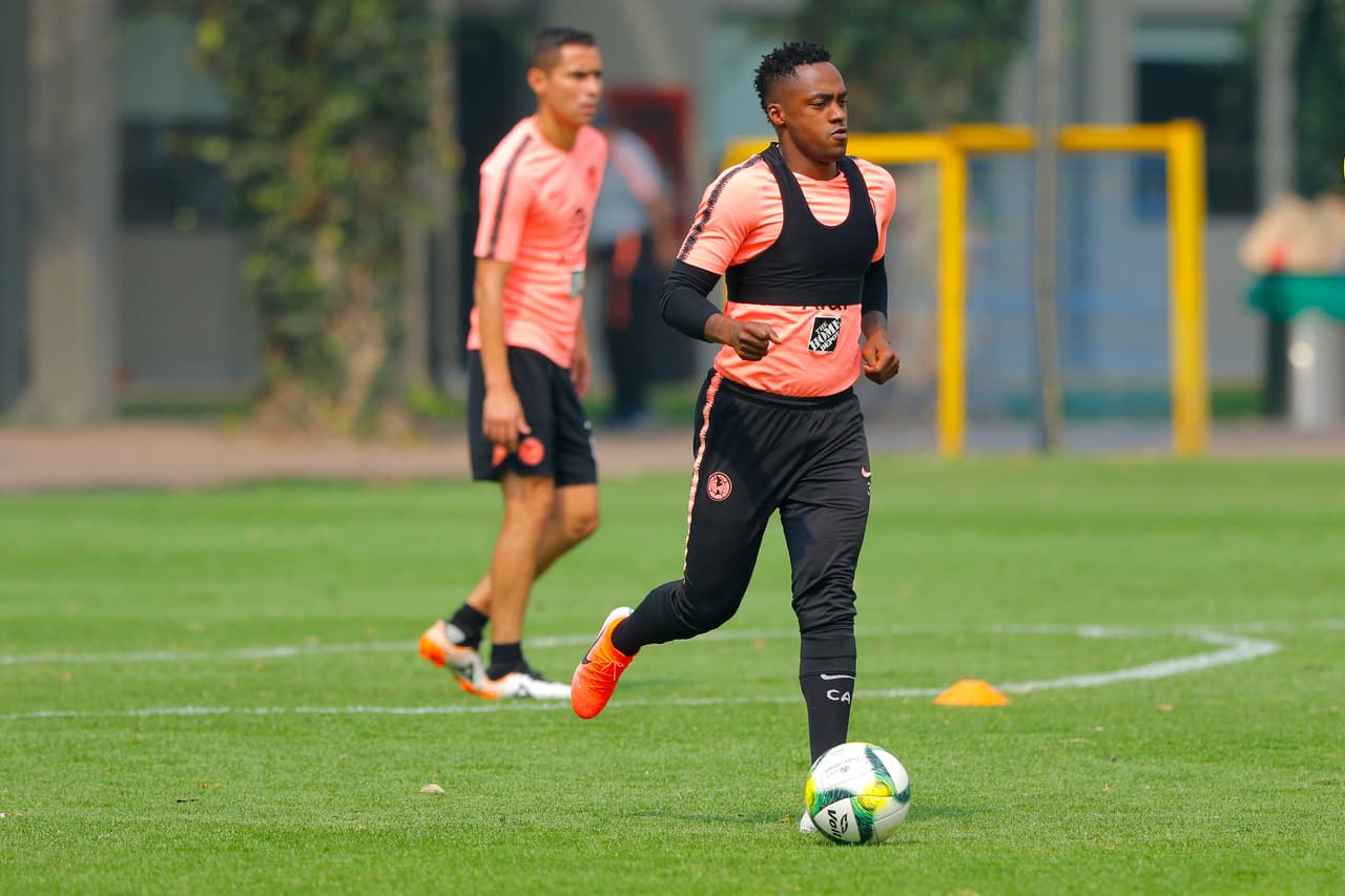 El entrenamiento de América en Coapa estuvo marcado por la tranquilidad del cupo en Liguilla pero por la exigencia de ganar contra Veracruz para mejorar lugares para los Cuartos de Final del Clausura 2019.