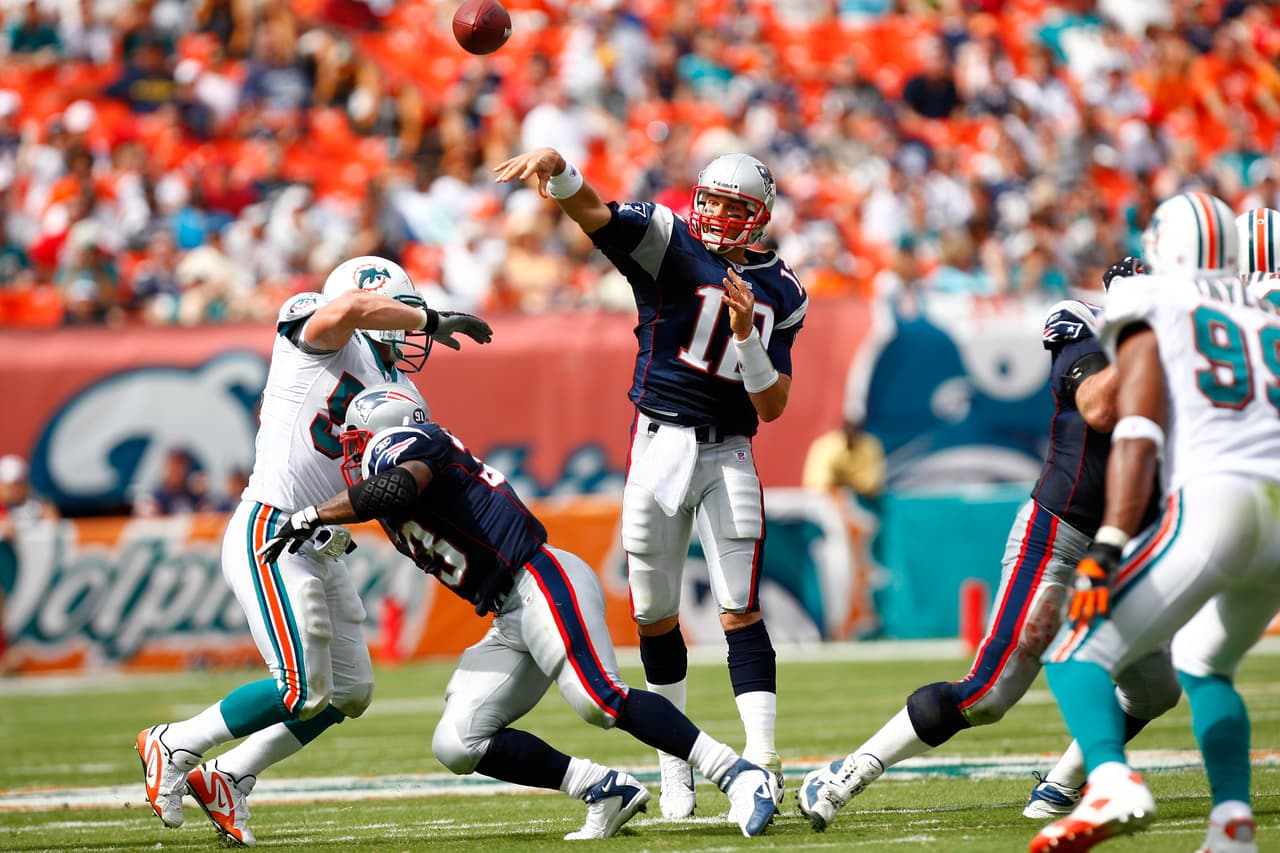 Cousins es también el primer quarterback en la NFL en registrar un rating perfecto con al menos 80% de porcentaje de pases completos, 300 o más yardas aéreas con al menos cuatro envíos de touchdown y sin intercepciones desde que TOM BRADY lo hizo el 21 de octubre del 2007.