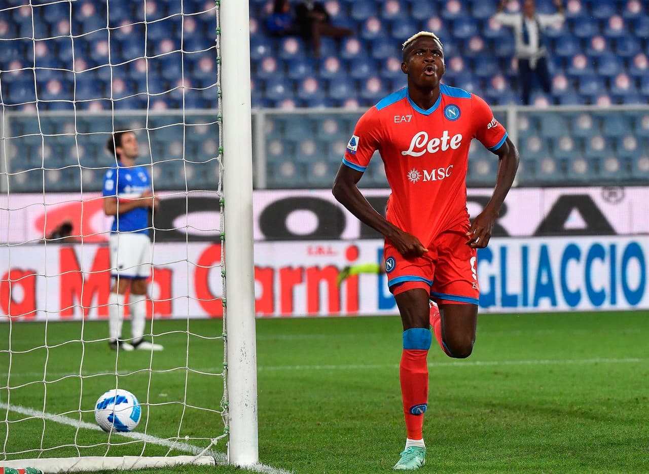 Napoli derrota con cuatro goles a Sampdoria durante la Jornada 5 en la Serie A. Victor Osimhen anotó un doblete, Fabián Ruiz Peña y Piotr Zielinksi. El mexicano Hirving Lozano hizo dos asistencias durante el partido.