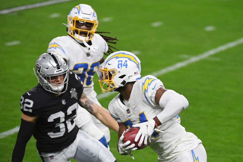 Raiders no logran finiquitar a los Chargers y en menos de cuatro minutos consiguen la victoria 30-27.