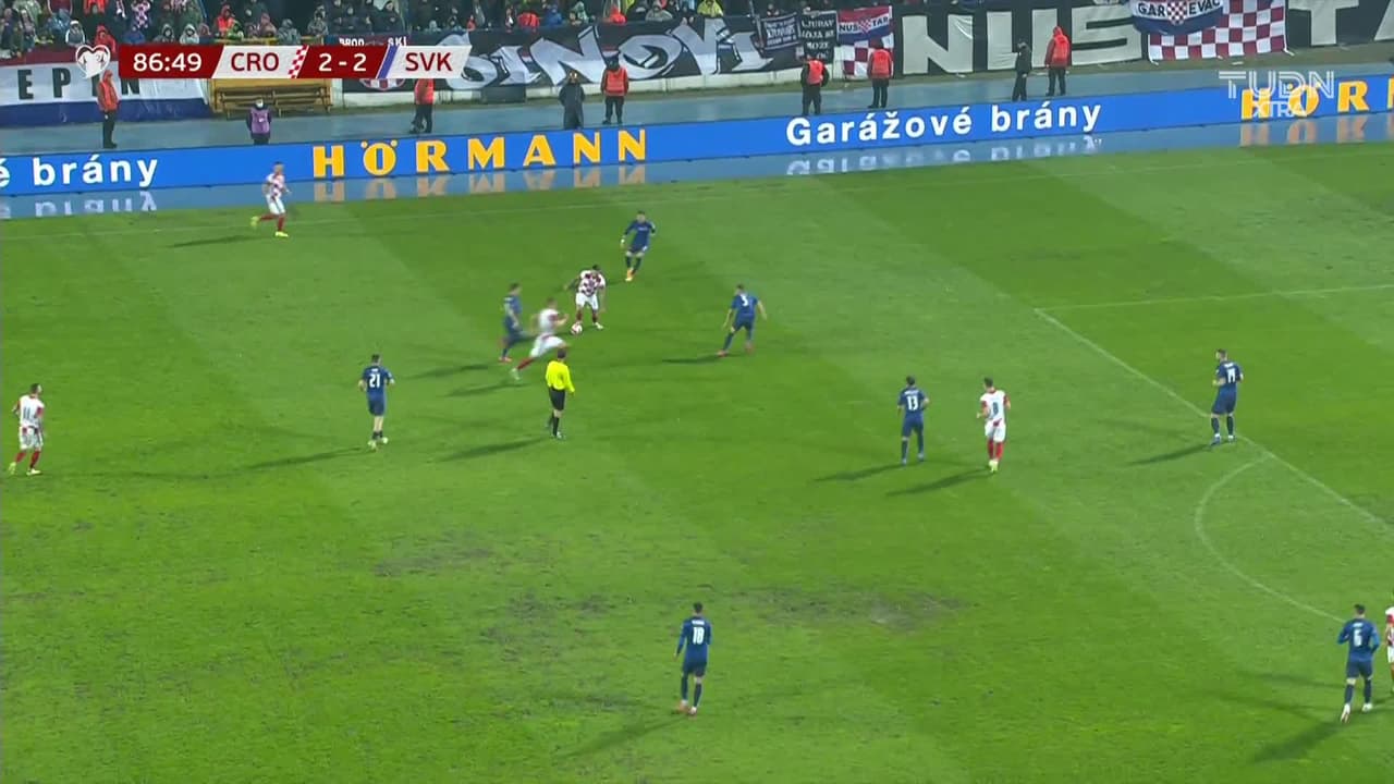 ¡TIRO ATAJADO! disparo por Marcelo Brozovic.