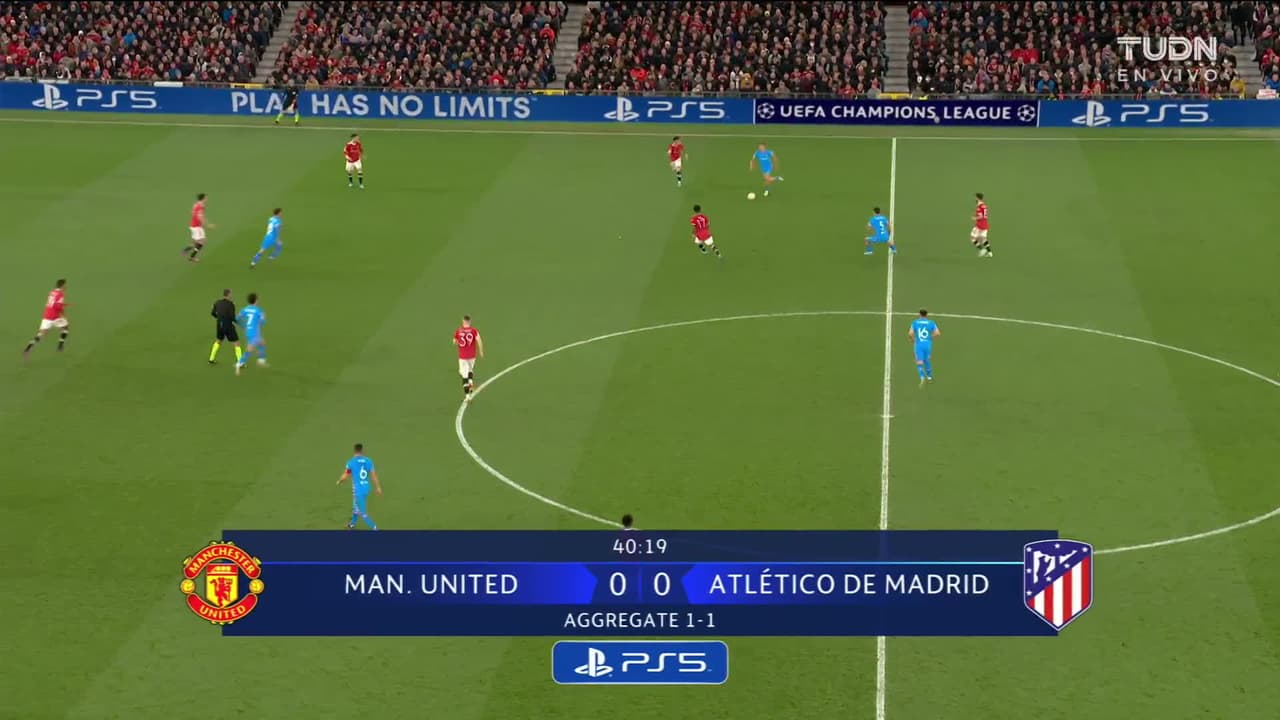 ¡GOL!  anota para Atlético de Madrid. Renan Lodi