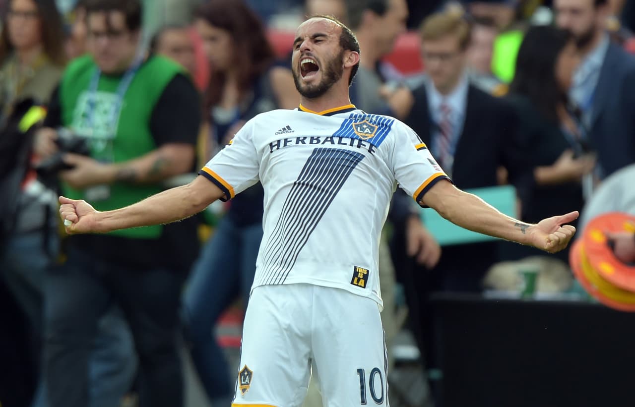 Landon Donovan regresa a LA Galaxy tras pasar casi dos temporadas en el retiro. A sus 34 años el atacante -considerado por muchos como el mejor futbolista estadounidense de todos los tiempos- conmocionó a la MLS con su anuncio. El caso más reciente en la larga historia de resonantes retornos en el deporte internacional.