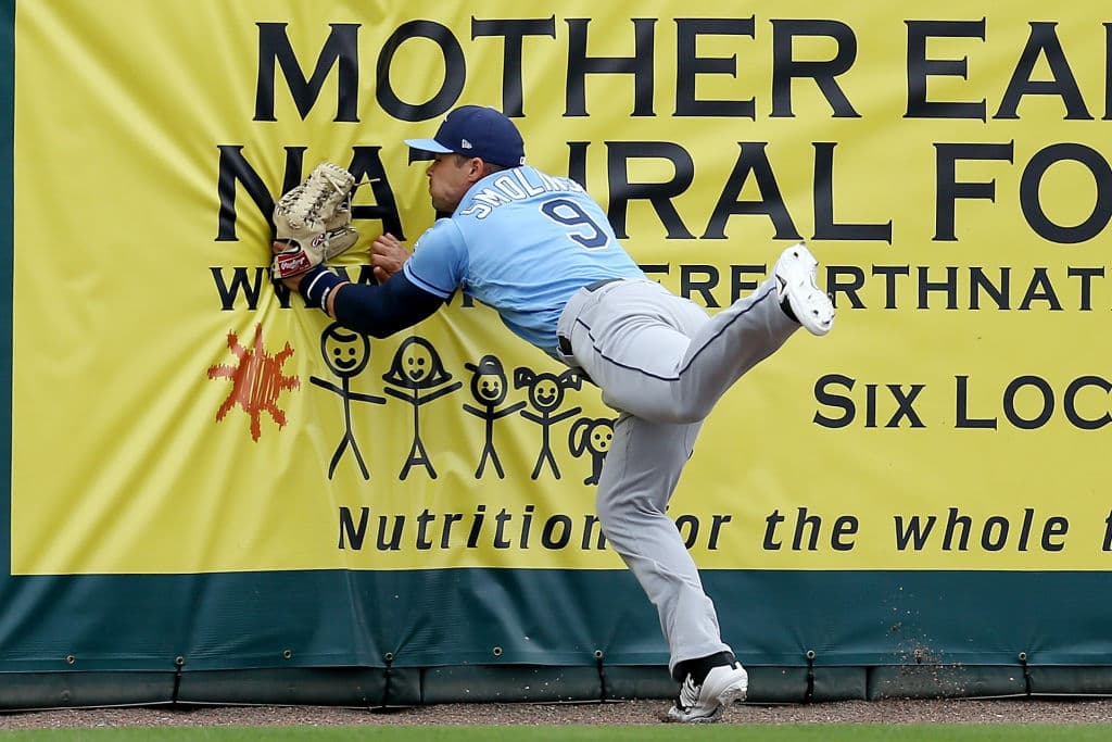 Sin duda la mejor atrapada del día la realizó Jake Smolinski de los Tampa Bay Rays estrellándose contra la barda en el partido ante los Minnesota Twins.
