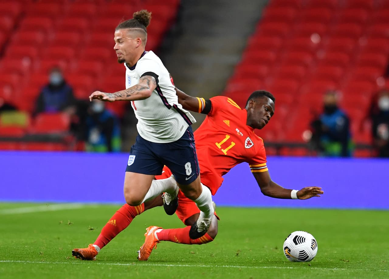 Gol de Cody e Inglaterra le gana 2-0 a Gales