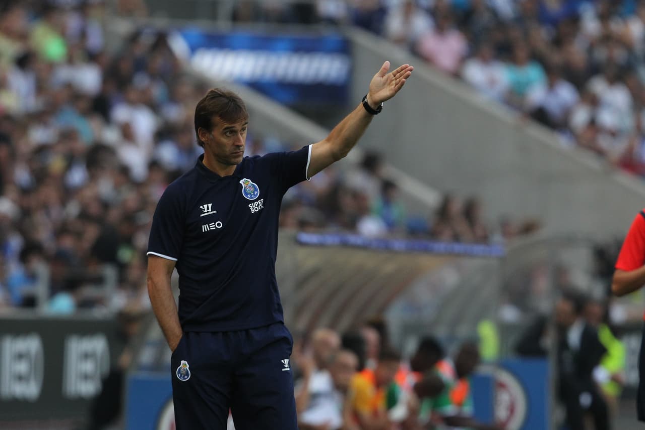 Para el 2014 Lopetegui regresó al fútbol de clubes cuando firmó con el F.C. Porto donde tuvo un buen inicio, no perfecto, y en la segunda temporada fue despedido.