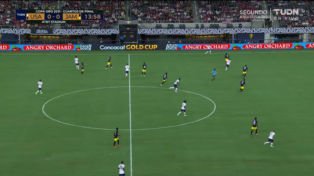 ¡TIRO ATAJADO! disparo por Alvas Powell.