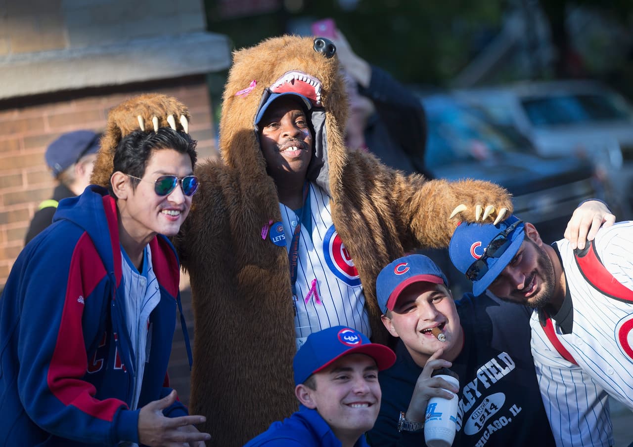 Los Cubs celebraron en grande el pase a la final de la liga Nacional. Mira el ambiente que se armó en el Wrigley Field.