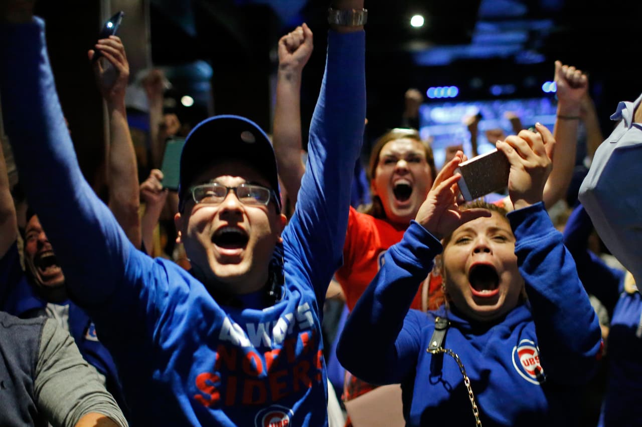 Los Cubs celebraron en grande el pase a la final de la liga Nacional. Mira el ambiente que se armó en el Wrigley Field.