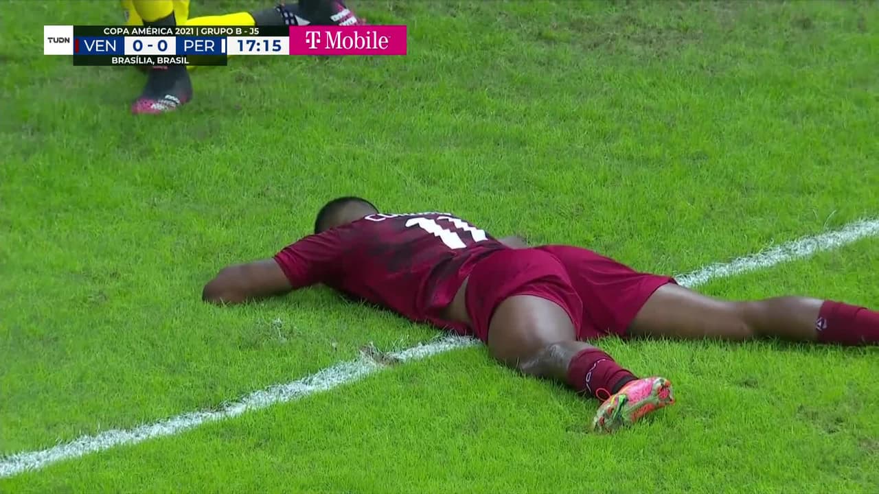 ¡TIRO ATAJADO! disparo por Jefferson Savarino.