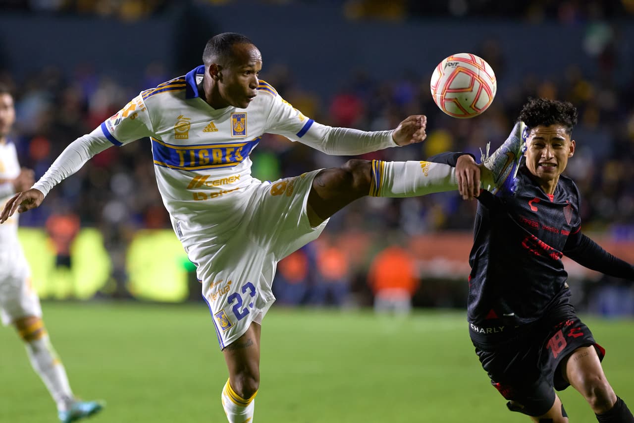 Tigres de la UANL se presentó en su estadio para recibir a los rojinegros del Atlas para su fecha de la Copa por México y consiguió la victoria por la solitaria anotación de Jesús Angulo con lo que los locales se quedaron con la victoria en 'El volcán'.
