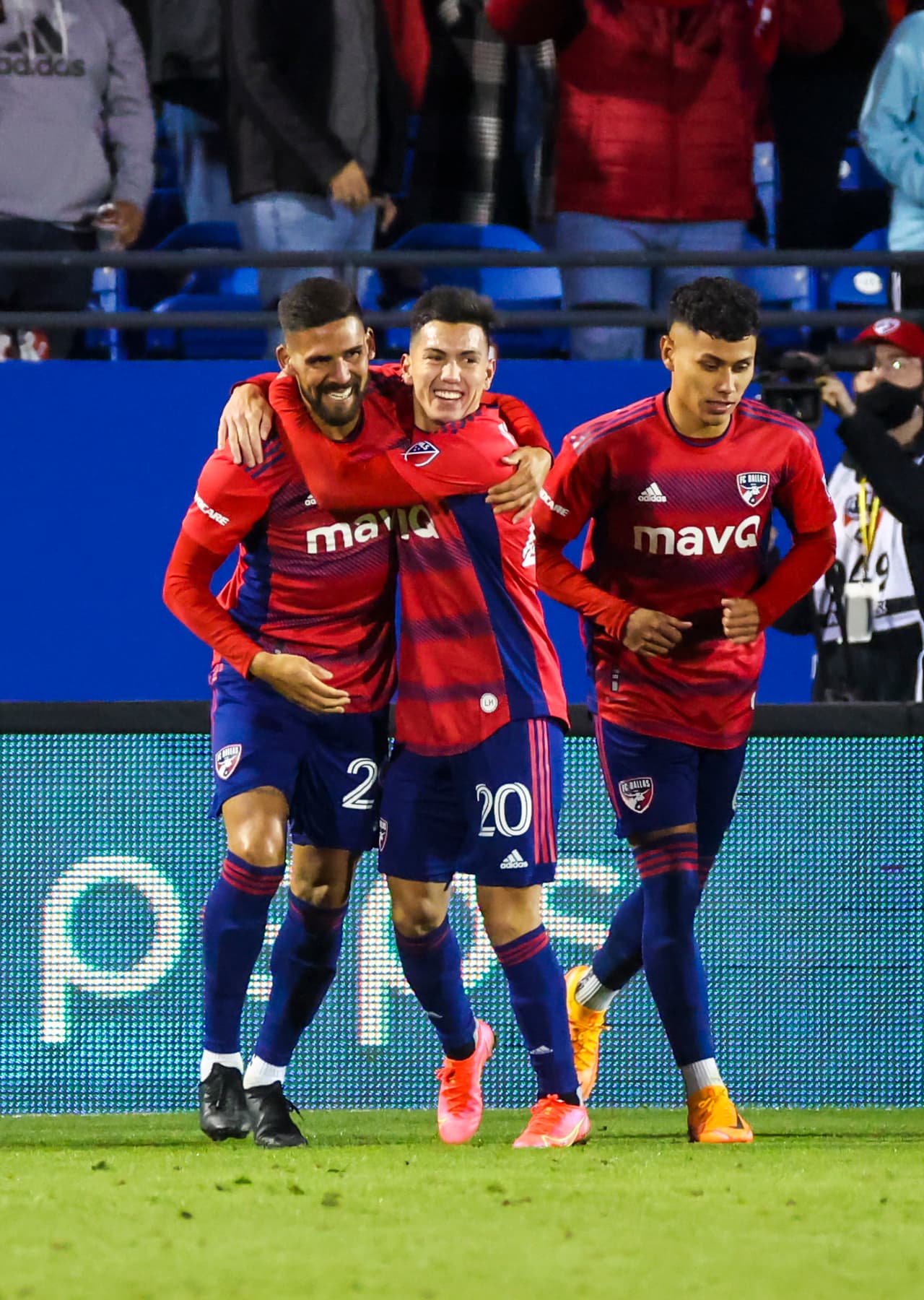 El joven argentino Alan Velasco debutó a pura calidad en el equipo texano de Major League Soccer.
<br>