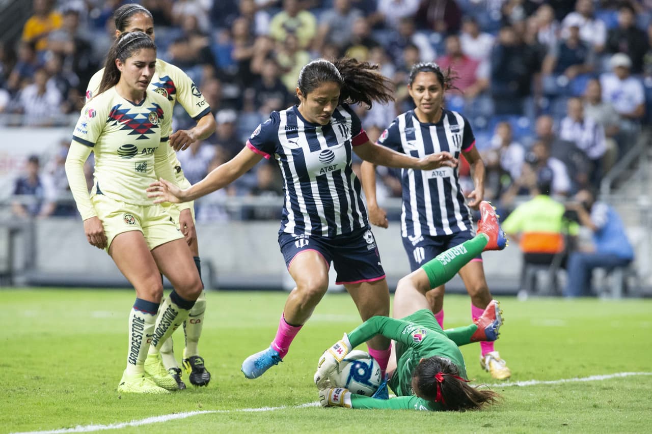 Valeria Valdez y Mónica Monsivais marcaron en el tirunfo de las Rayadas para avanzar a la Final.