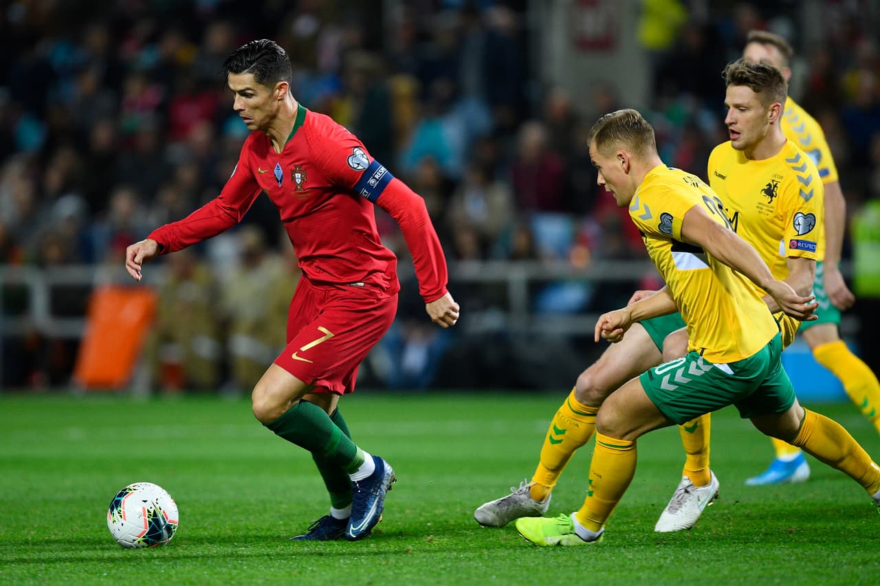 En el Estadio Algarve, Portugal tundió 6-0 a la selección de Lituania y se acerca a la calificación.