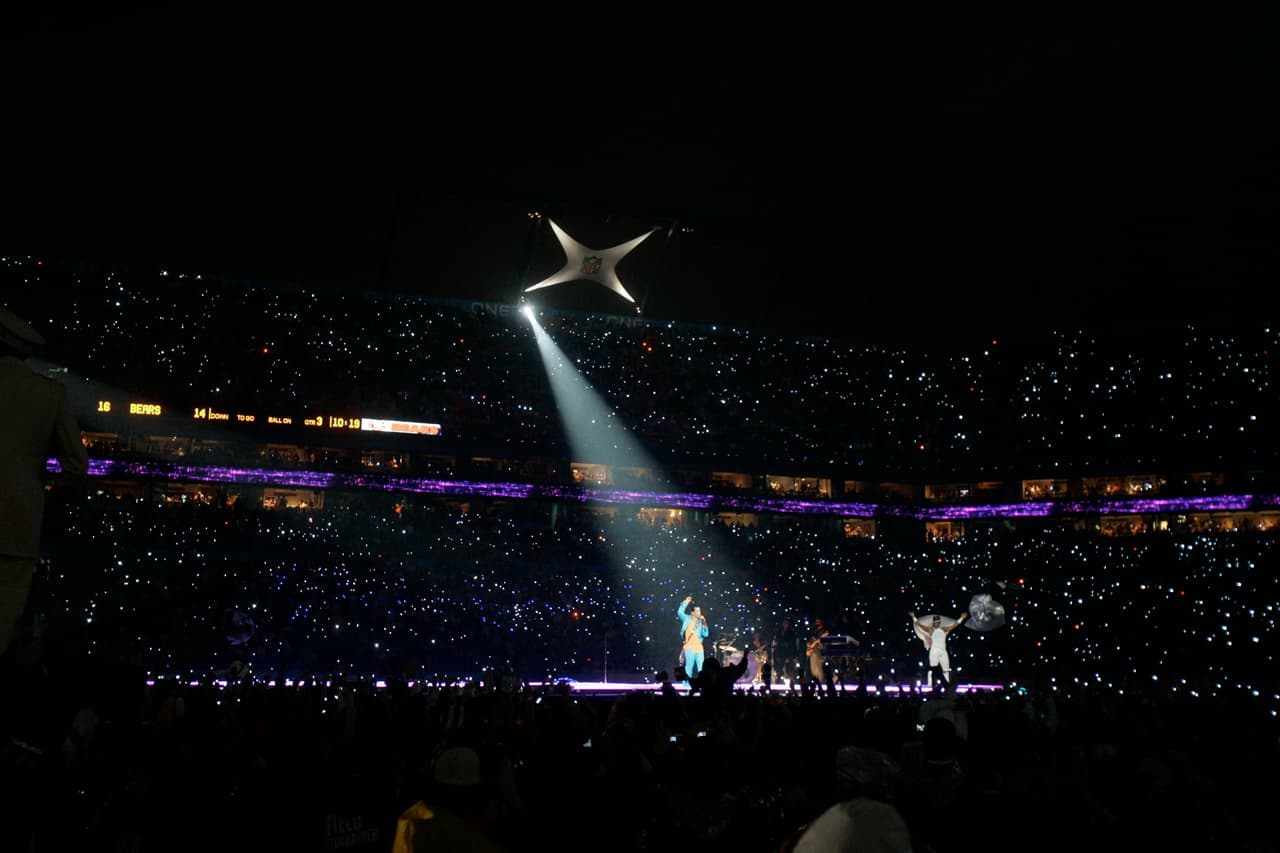 Así recordamos a Prince durante el Super Bowl XLI el 4 de febrero del 2007 en el Estadio de los Miami Dolphins.