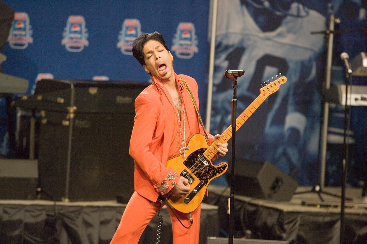 Así recordamos a Prince durante la conferencia de prensa del Super Bowl XLI.