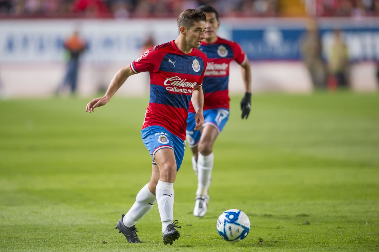 Con goles de Eduardo "Chofis" Lóez y Jesús Angulo, Chivas gana y cierra su pretemporada con marca perfecta.