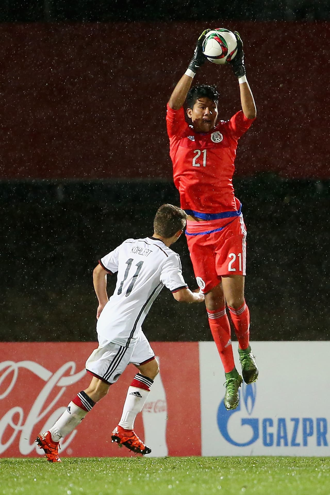 Finalmente, otro portero méxico-americano que fue seleccionado juvenil con México es
<b>Abraham Romero.</b>