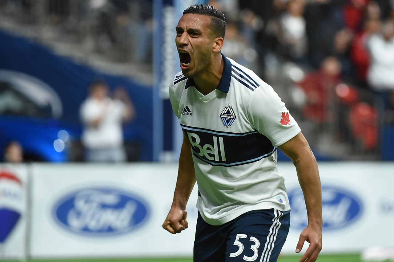 Y el equipo dio pasos en esa dirección cuando a los 27 minutos los Vancouver Whitecaps anotaban el único gol del partido. En la imagen el defensa Ali Adnan (53) fesyeja el gol de su compñero Inbeom Hwang.