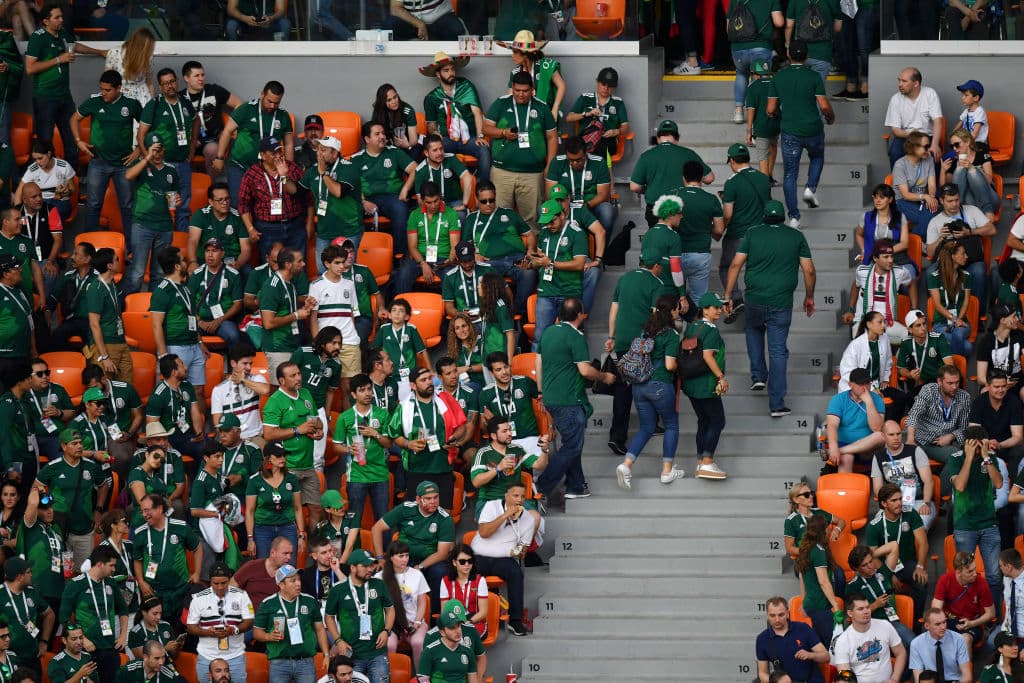 Incluso, algunos fanáticos de México se fueron del estadio antes del final del partido.