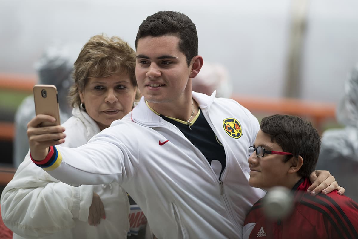 Fanáticos del América en el Estadio Hidalgo, previo al encuentro contra Pachuca por la jornada 3.