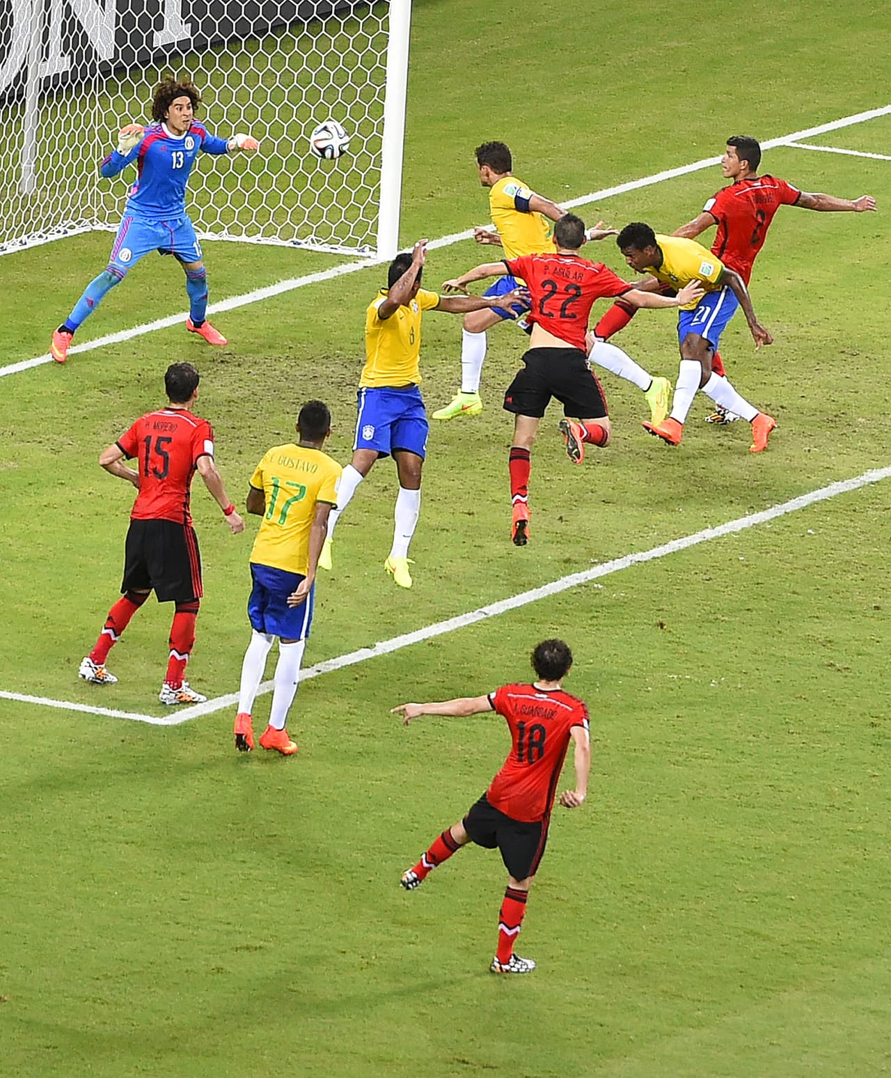 Guillermo Ochoa fue la figura indiscutible de la escuadra de Miguel Herrera.