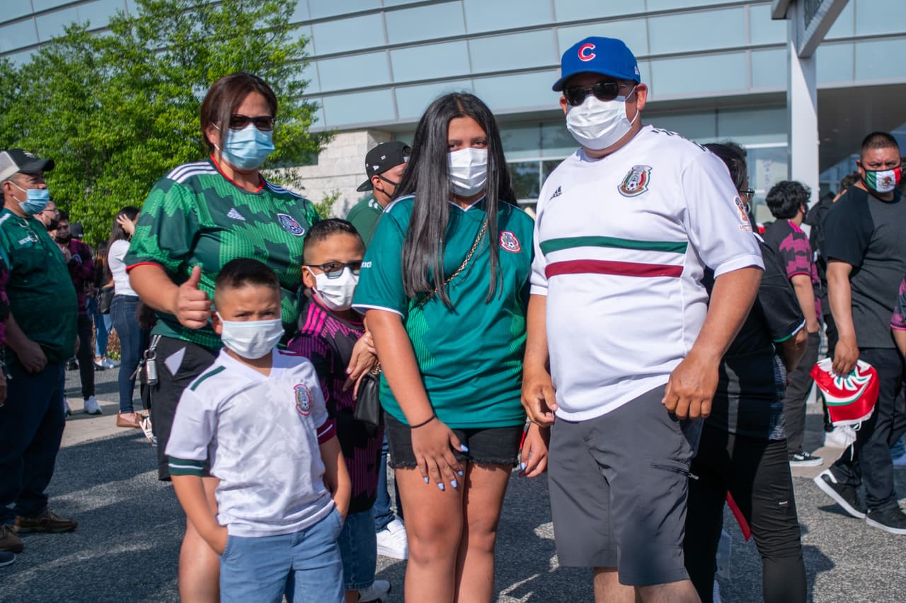 La selección mexicana derrotó a Islandia tras un primer tiempo que generó algunas dudas, pero en el complemento con ‘Chucky’ Lozano, Héctor Herrera, Néstor Araujo y Gerardo Arteaga, el partido se volvió todo del lado del Tri y se llevaron el triunfo.