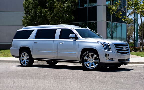 A través del sitio Becker Automotive Design Tom Brady puso a la venta su Cadillac Escalade 2018. Cuenta con amenidades como escritorios, asientos reclinables, internet y pantallas. ¡Es un jet privado!