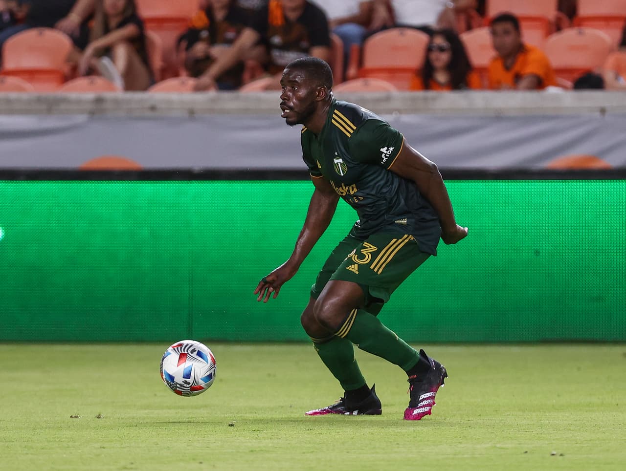Defensor - Larrys Mabiala (Portland Timbers)