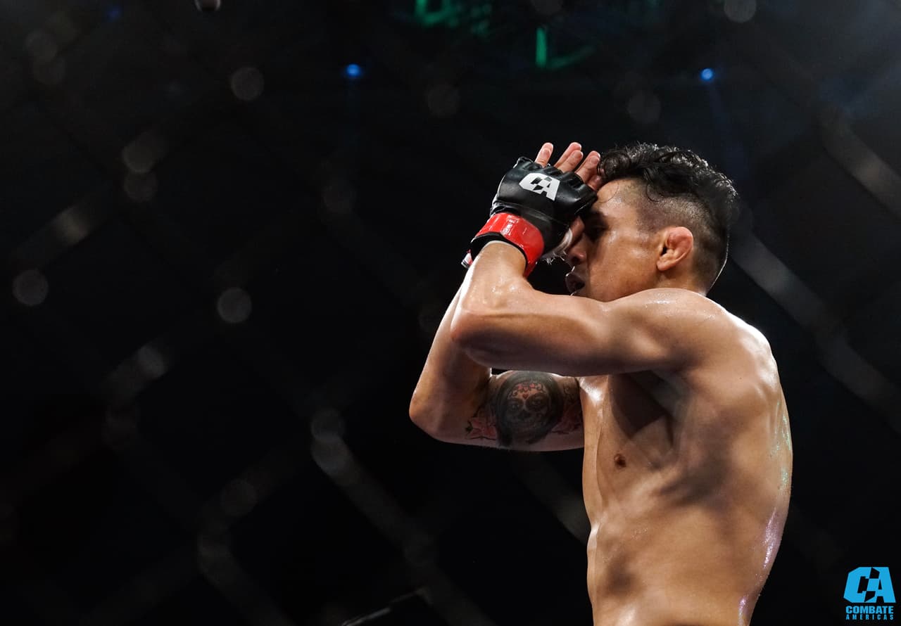 La fiesta del Combate Américas en el Gimnasio Nuevo León de Monterrey tuvo como protagonistas a la intensidad de las artes marciales mixtas y al luchador Alberto del Río.